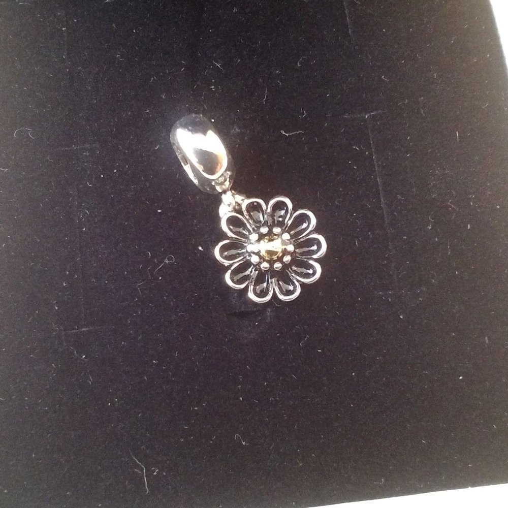 Copy pandora oopsy daisy dangle